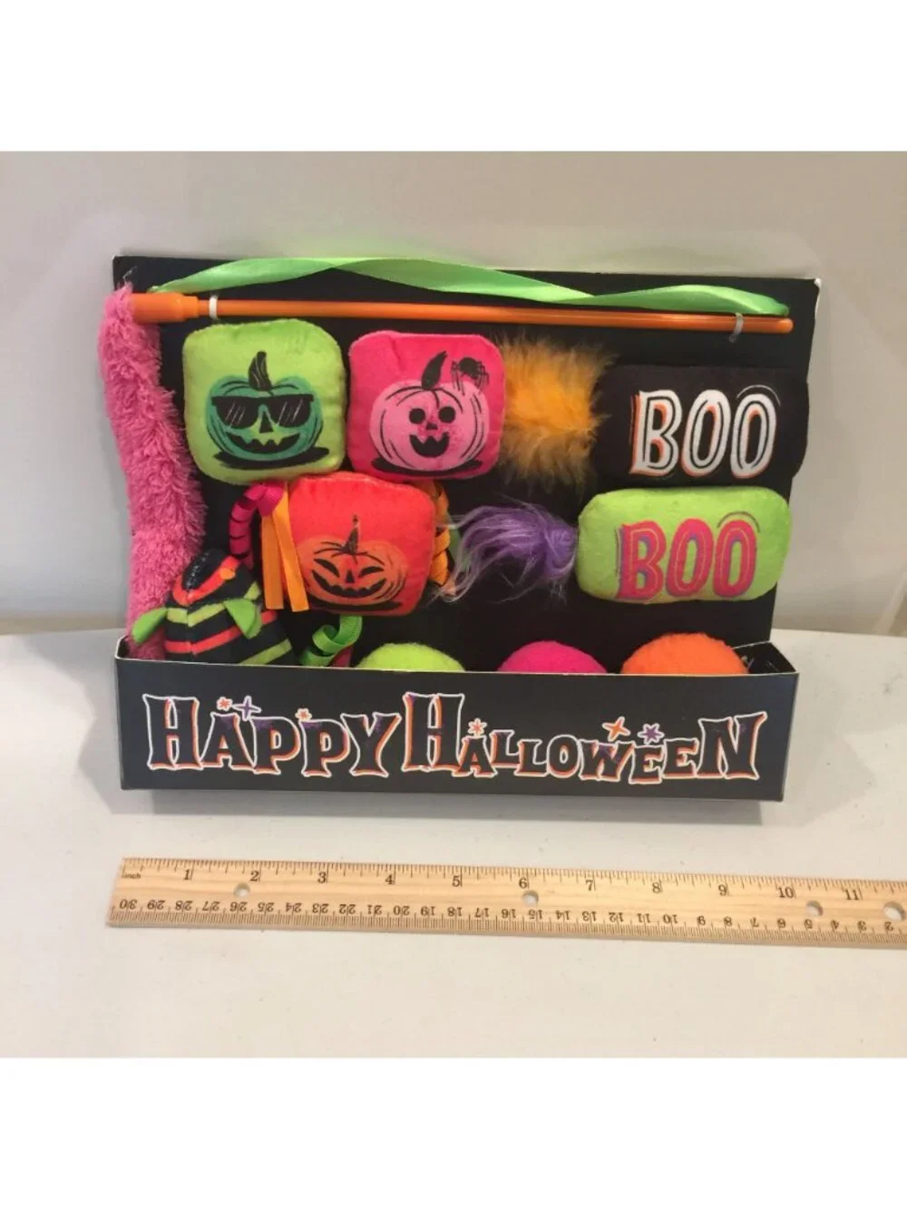 Happy Halloween Cat Wand 3 Kickers 6 Catnip Toys BOO Jack o Lanterns